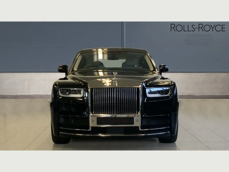 Rolls Royce Phantom chauffeur driven car